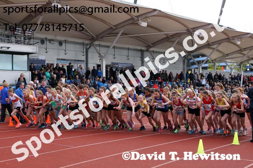 Girls under-15s 3 stage relay, Northern Senior 6 and 4 and Junior Stage Road Relays, SportsCity, Manchester. Photo:  David T. Hewitson/Sports for All Pics